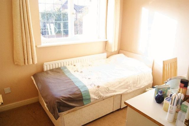  Image of 3 bedroom Detached house for sale in Heritage Gardens Fareham PO16 at Heritage Gardens Portchester Fareham, PO16 9BZ
