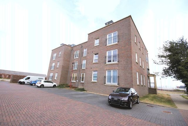  Image of 2 bedroom Flat for sale in Heritage Way Gosport PO12 at Heritage Way  Gosport, PO12 4WF