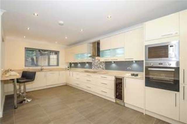  Image of 4 bedroom Detached house for sale in Hermitage Road Woking GU21 at St.Johns Woking Knaphill, GU21 8XH
