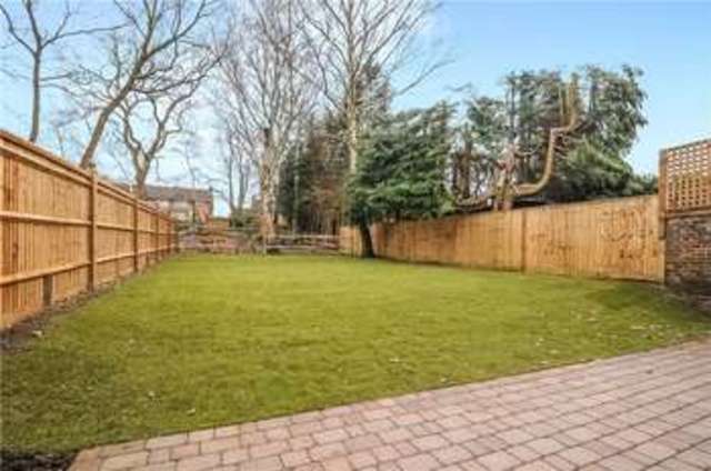  Image of 4 bedroom Detached house for sale in Hermitage Road Woking GU21 at St.Johns Woking Knaphill, GU21 8XH