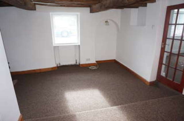  Image of 4 bedroom Cottage for sale in Main Street Milnthorpe LA7 at Milnthorpe Cumbria, LA7 7PP