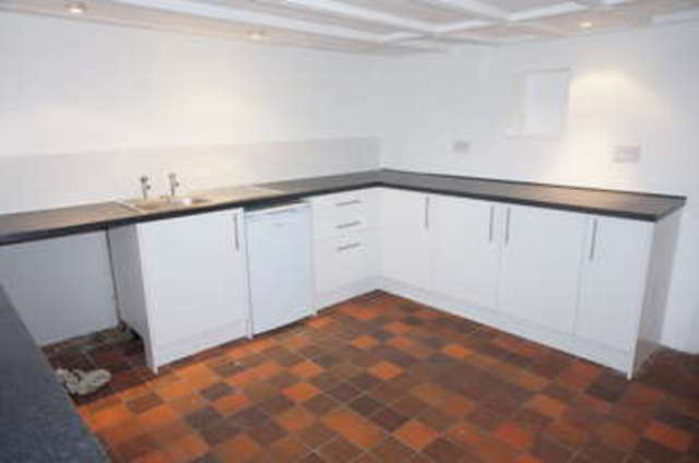  Image of 4 bedroom Cottage for sale in Main Street Milnthorpe LA7 at Milnthorpe Cumbria, LA7 7PP