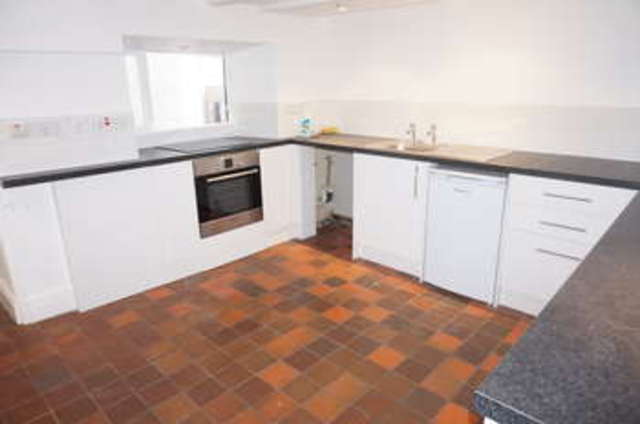  Image of 4 bedroom Cottage for sale in Main Street Milnthorpe LA7 at Milnthorpe Cumbria, LA7 7PP
