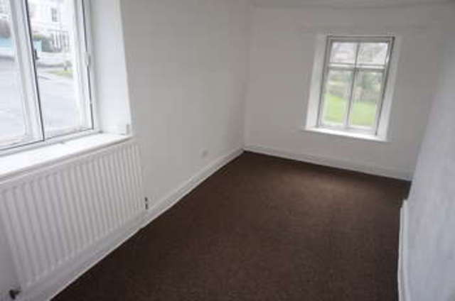  Image of 4 bedroom Cottage for sale in Main Street Milnthorpe LA7 at Milnthorpe Cumbria, LA7 7PP