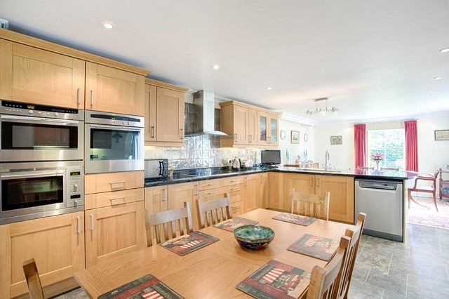  Image of 6 bedroom Detached house for sale in Low Road Keswick Norwich NR4 at Keswick Norwich Norfolk, NR4 6TZ