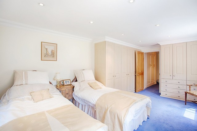  Image of 6 bedroom Detached house for sale in Low Road Keswick Norwich NR4 at Keswick Norwich Norfolk, NR4 6TZ