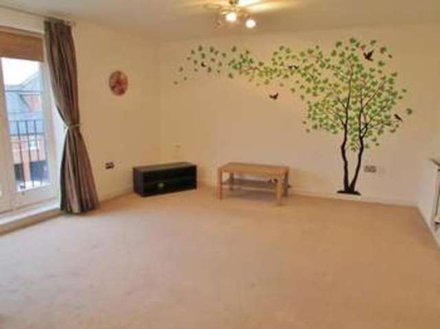  Image of 2 bedroom Flat to rent in Mill Street Wantage OX12 at Wantage, OX12 9NZ