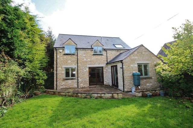  Image of 3 bedroom Cottage for sale in Greenwich Lane Leafield Witney OX29 at Greenwich Lane  Leafield, OX29 9QR