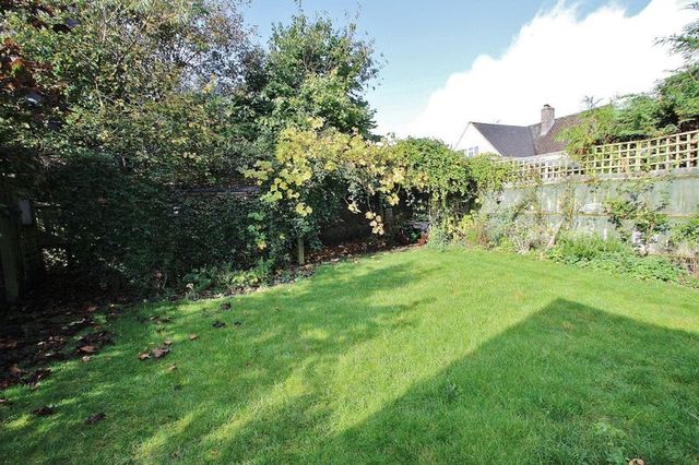  Image of 3 bedroom Cottage for sale in Greenwich Lane Leafield Witney OX29 at Greenwich Lane  Leafield, OX29 9QR