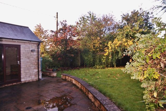  Image of 3 bedroom Cottage for sale in Greenwich Lane Leafield Witney OX29 at Greenwich Lane  Leafield, OX29 9QR