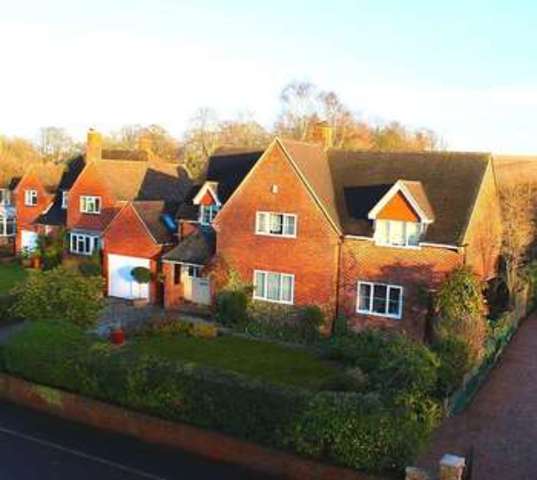  Image of 4 bedroom Detached house for sale in Manor Road Wantage OX12 at Wantage, OX12 8DP