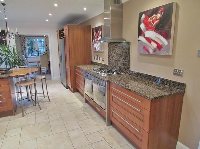  Image of 4 bedroom Detached house for sale in Manor Road Wantage OX12 at Wantage, OX12 8DP