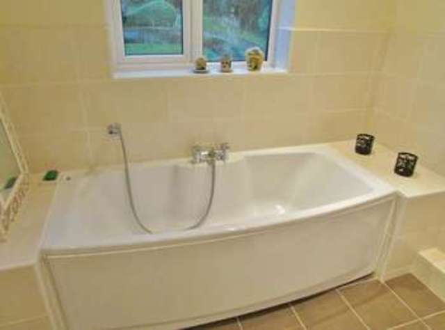 Image of 4 bedroom Detached house for sale in Manor Road Wantage OX12 at Wantage, OX12 8DP