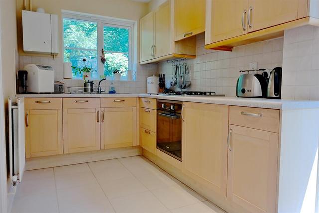 Image of 3 bedroom End of Terrace for sale in Montague Close Wokingham RG40 at Wokingham Berkshire Wokingham, RG40 5PF