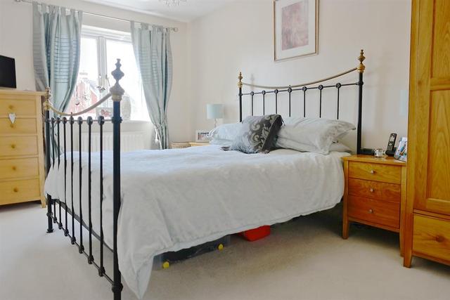  Image of 3 bedroom End of Terrace for sale in Montague Close Wokingham RG40 at Wokingham Berkshire Wokingham, RG40 5PF