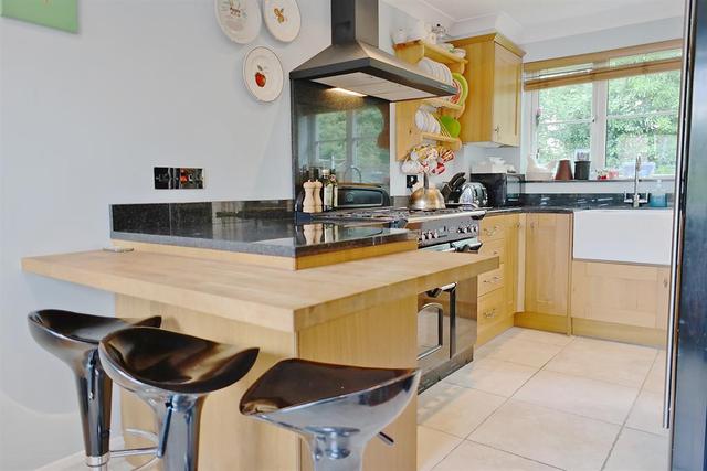  Image of 3 bedroom Detached house for sale in Montague Close Wokingham RG40 at Wokingham Berkshire Wokingham, RG40 5PH