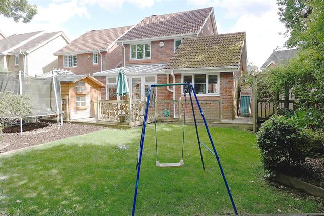  Image of 3 bedroom Detached house for sale in Montague Close Wokingham RG40 at Wokingham Berkshire Wokingham, RG40 5PH