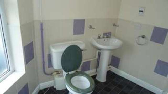  Image of 5 bedroom End of Terrace for sale in Montague Street Rushden NN10 at Rushden Northamptonshire Rushden, NN10 9TS