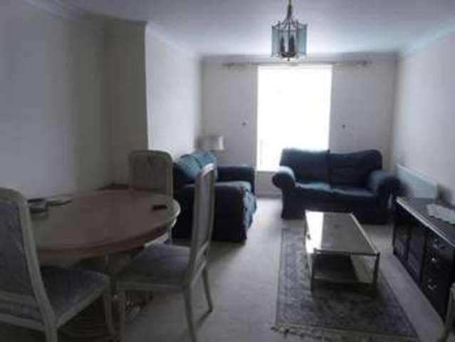  Image of 1 bedroom Flat to rent in Kingswood Drive Sutton SM2 at Kingswood Drive  Sutton, SM2 5NB