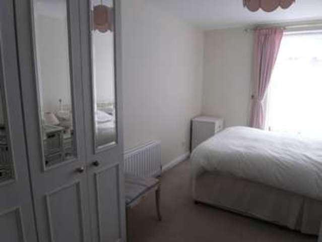  Image of 1 bedroom Flat to rent in Kingswood Drive Sutton SM2 at Kingswood Drive  Sutton, SM2 5NB