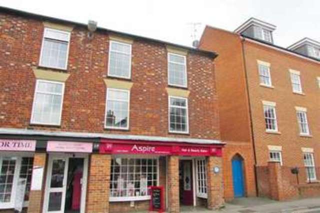  Image of 2 bedroom Flat to rent in Newbury Street Wantage OX12 at Wantage, OX12 8BU
