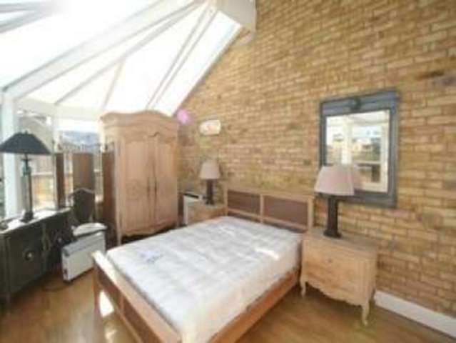  Image of 3 bedroom Penthouse for sale in Rotherhithe Street London SE16 at Rotherhithe  London, SE16 5QJ