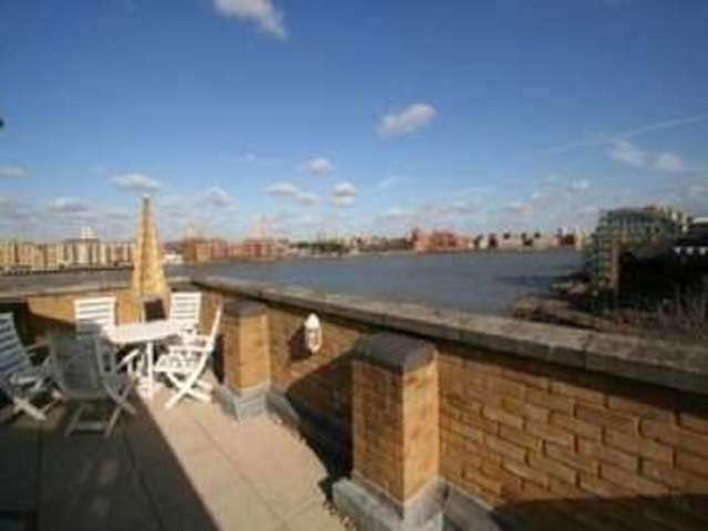  Image of 3 bedroom Penthouse for sale in Rotherhithe Street London SE16 at Rotherhithe  London, SE16 5QJ