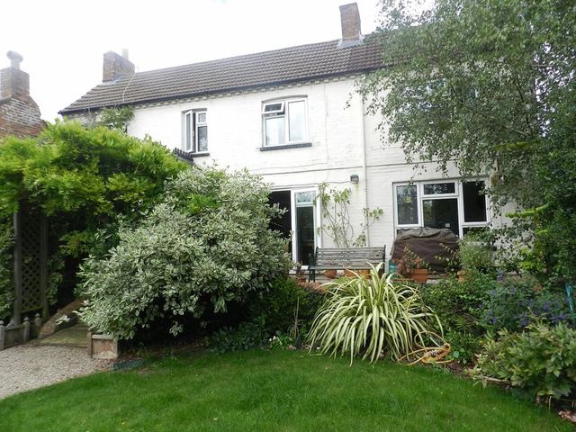  Image of 4 bedroom Detached house for sale in Park Hill Ampthill Bedford MK45 at 34 Park Hill  Ampthill, MK45 2LP