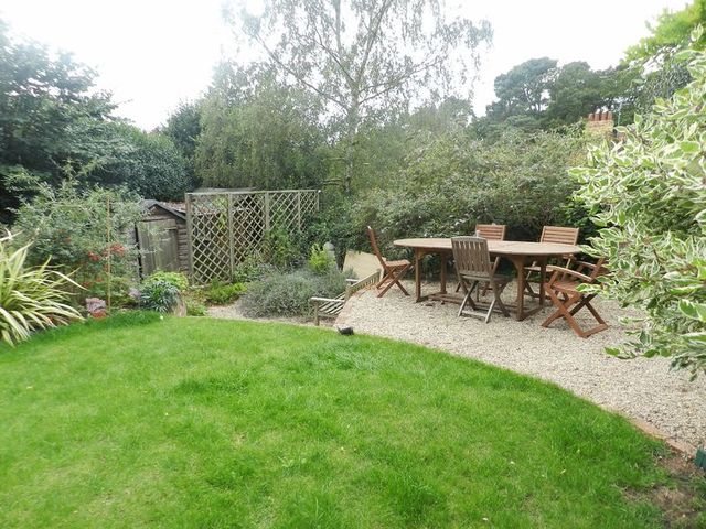  Image of 4 bedroom Detached house for sale in Park Hill Ampthill Bedford MK45 at 34 Park Hill  Ampthill, MK45 2LP