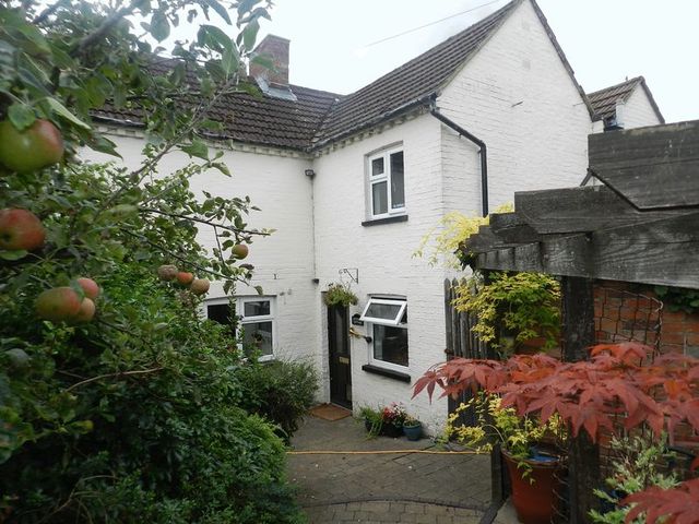  Image of 4 bedroom Detached house for sale in Park Hill Ampthill Bedford MK45 at 34 Park Hill  Ampthill, MK45 2LP