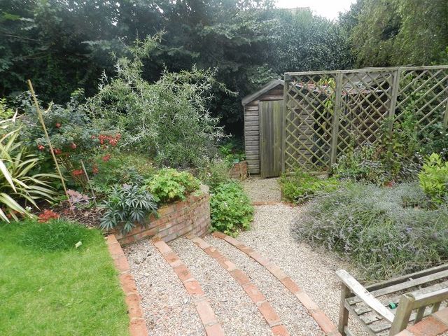  Image of 4 bedroom Detached house for sale in Park Hill Ampthill Bedford MK45 at 34 Park Hill  Ampthill, MK45 2LP