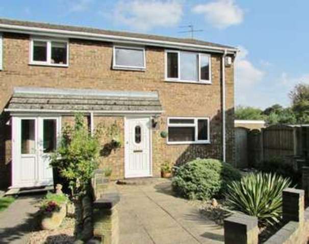  Image of 4 bedroom Semi-Detached house for sale in Ogbourne Close Wantage OX12 at Wantage, OX12 9ER