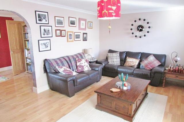  Image of 4 bedroom Semi-Detached house for sale in Ogbourne Close Wantage OX12 at Wantage, OX12 9ER