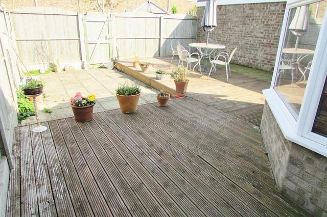  Image of 4 bedroom Semi-Detached house for sale in Ogbourne Close Wantage OX12 at Wantage, OX12 9ER