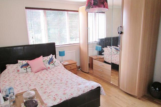  Image of 4 bedroom Semi-Detached house for sale in Ogbourne Close Wantage OX12 at Wantage, OX12 9ER