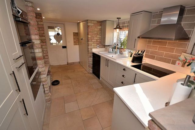  Image of 3 bedroom Semi-Detached house for sale in Eggington Leighton Buzzard LU7 at Eggington, LU7 9PQ