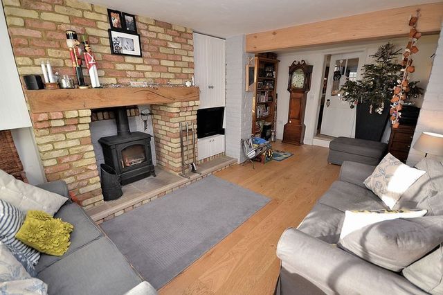  Image of 3 bedroom Semi-Detached house for sale in Eggington Leighton Buzzard LU7 at Eggington, LU7 9PQ