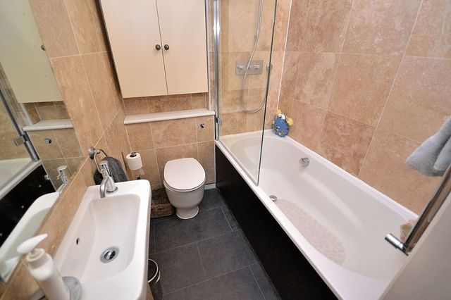  Image of 3 bedroom Semi-Detached house for sale in Eggington Leighton Buzzard LU7 at Eggington, LU7 9PQ