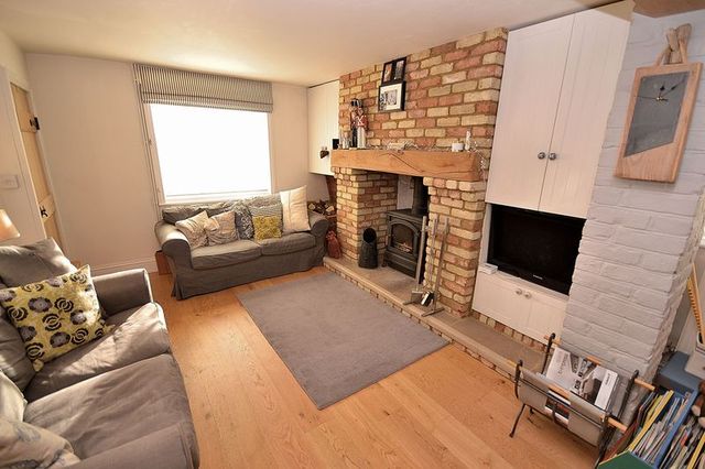  Image of 3 bedroom Semi-Detached house for sale in Eggington Leighton Buzzard LU7 at Eggington, LU7 9PQ