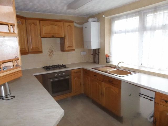  Image of 2 bedroom Flat to rent in Upper Eastern Green Lane Coventry CV5 at Rose Cottage Flats Upper Eastern Green Lane Coventry, CV5 7DL