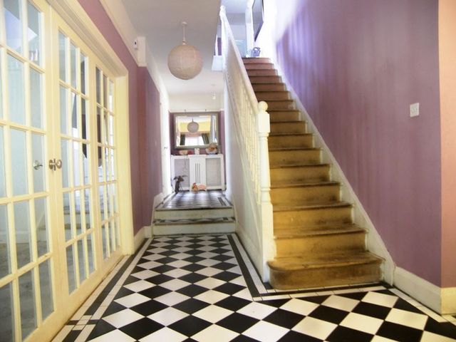  Image of 5 bedroom Detached house for sale in Hill Brow Road Hill Brow Liss GU33 at Hill Brow Road Hill Brow Liss, GU33 7PX