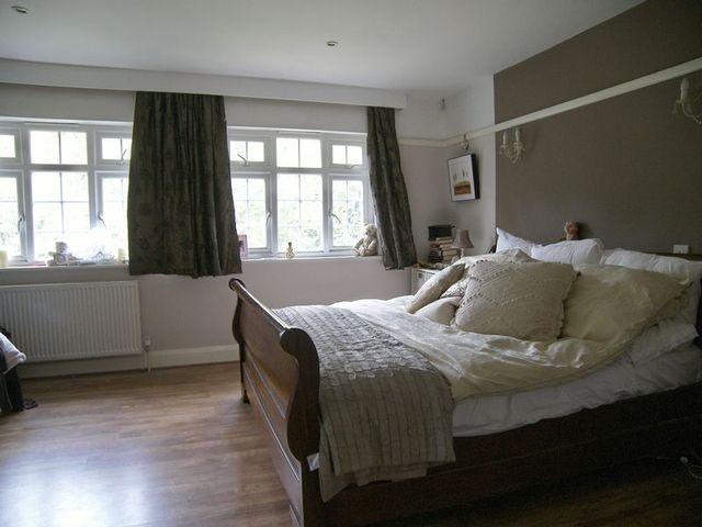  Image of 5 bedroom Detached house for sale in Hill Brow Road Hill Brow Liss GU33 at Hill Brow Road Hill Brow Liss, GU33 7PX