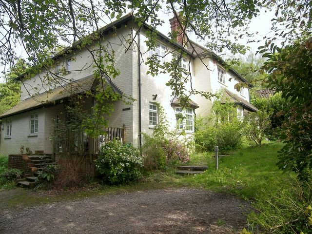  Image of 5 bedroom Detached house for sale in Hill Brow Road Hill Brow Liss GU33 at Hill Brow Road Hill Brow Liss, GU33 7PX