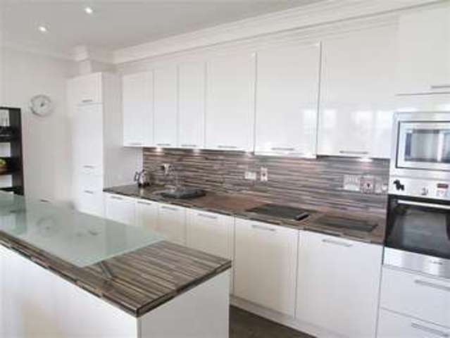  Image of 2 bedroom Flat to rent in St. Gabriels Wantage OX12 at Wantage, OX12 8FL