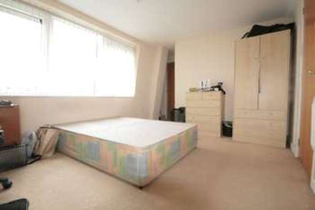  Image of 2 bedroom Flat for sale in Warstone Lane Hockley Birmingham B18 at Warstone Lane  Birmingham, B18 6HU