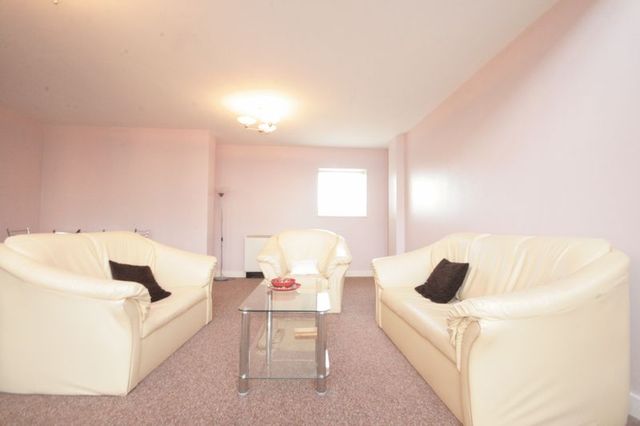  Image of 2 bedroom Flat for sale in Warstone Lane Hockley Birmingham B18 at Warstone Lane  Birmingham, B18 6HU
