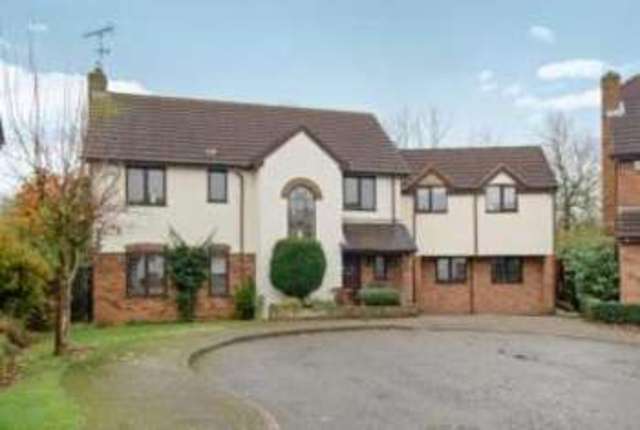 5 Bedroom Detached House For Sale In Tabard Gardens Newport Pagnell Mk16