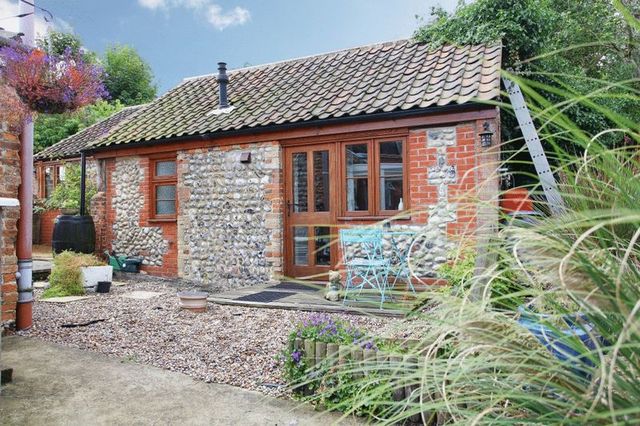  Image of 4 bedroom Cottage for sale in The Green Thorpe Market Norwich NR11 at The Green Thorpe Market Norwich, NR11 8TL