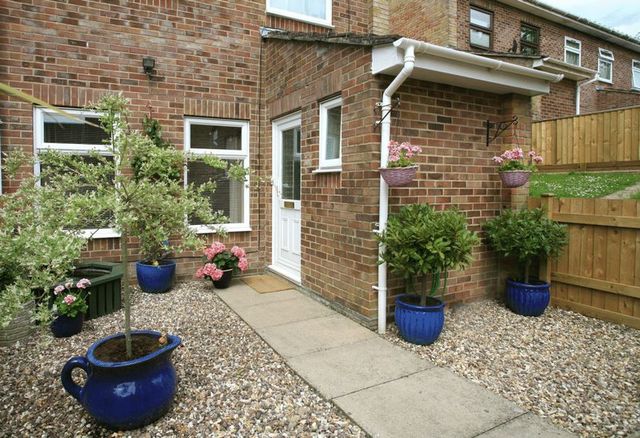  Image of 3 bedroom Detached house for sale in Tintagel Close Andover SP10 at Tintagel Close Array Charlton, SP10 4DD