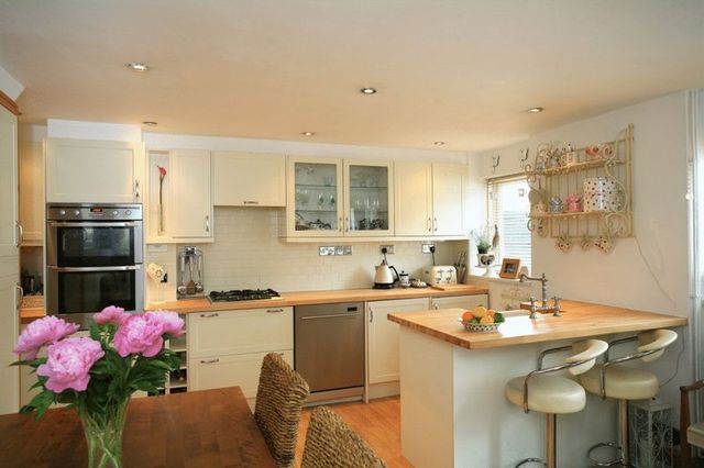  Image of 3 bedroom Detached house for sale in Tintagel Close Andover SP10 at Tintagel Close Array Charlton, SP10 4DD